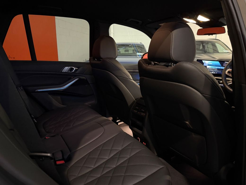 2024 BMW X5 - image 12