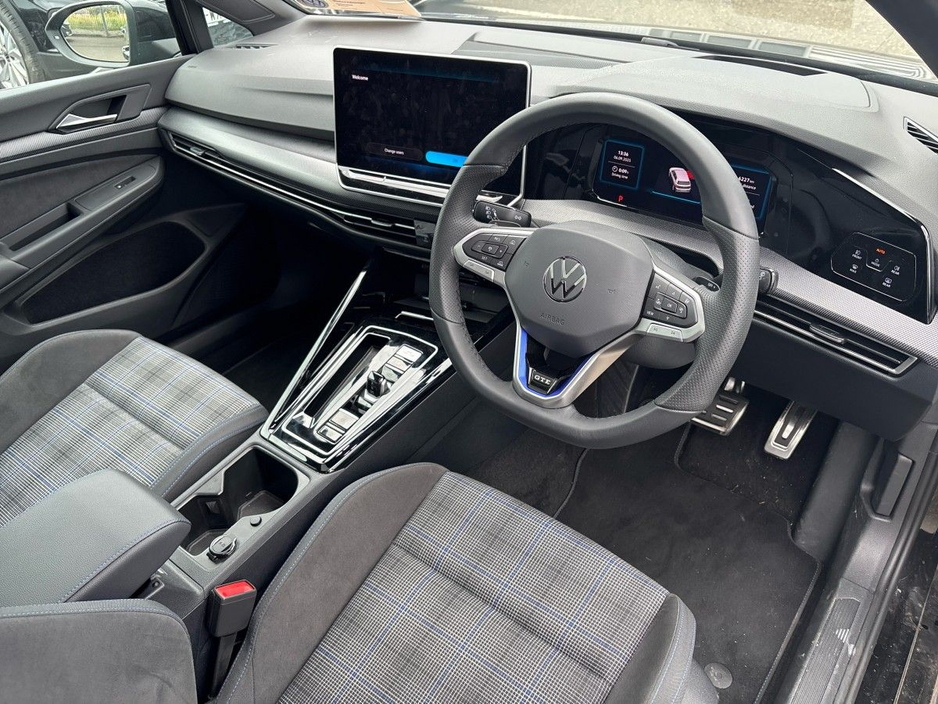 2025 Volkswagen Golf GTE 1.5TSI PHEV 177HP DSG €49,975