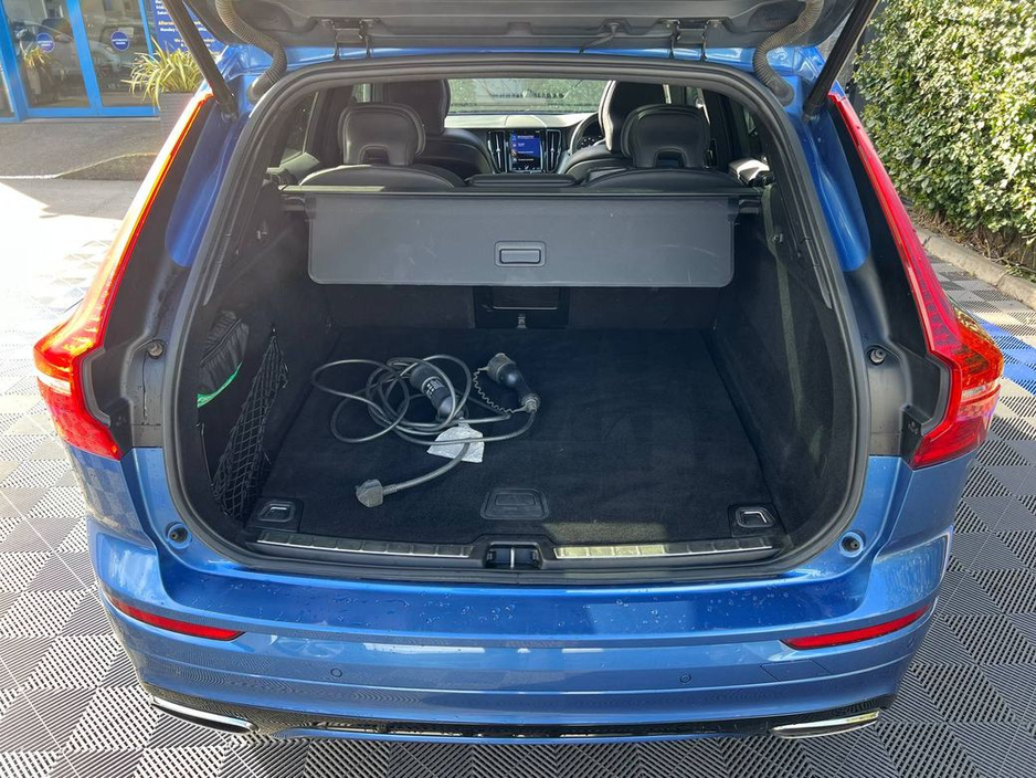 2021 Volvo XC60 - image 14
