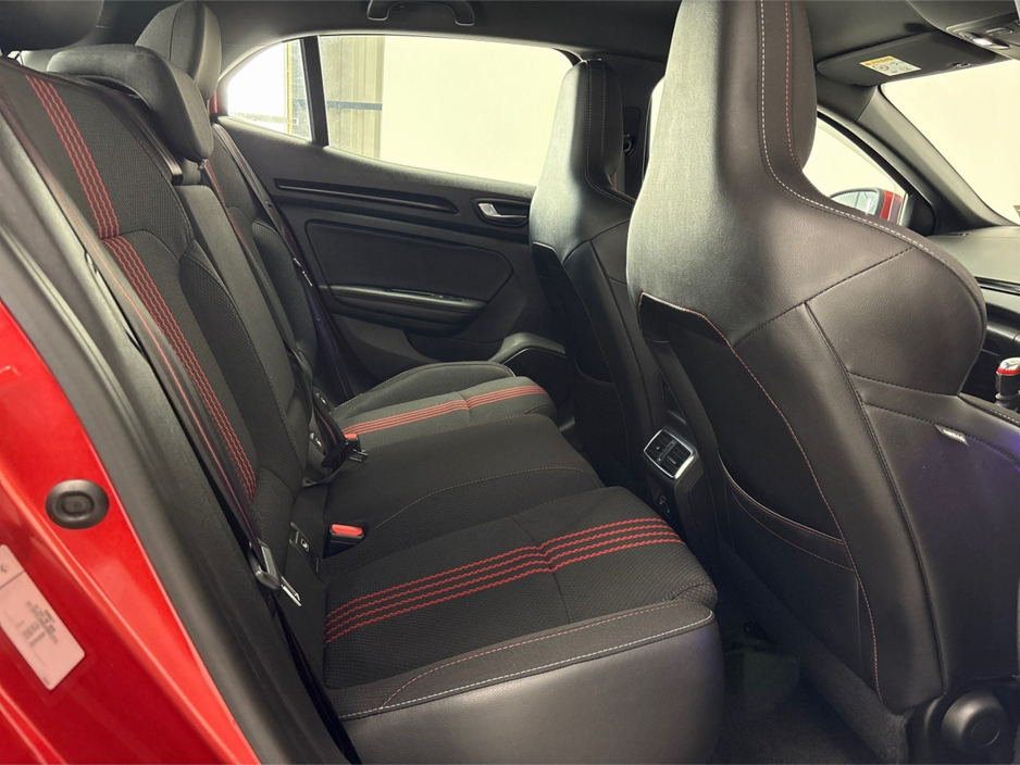2021 Renault Megane - image 29