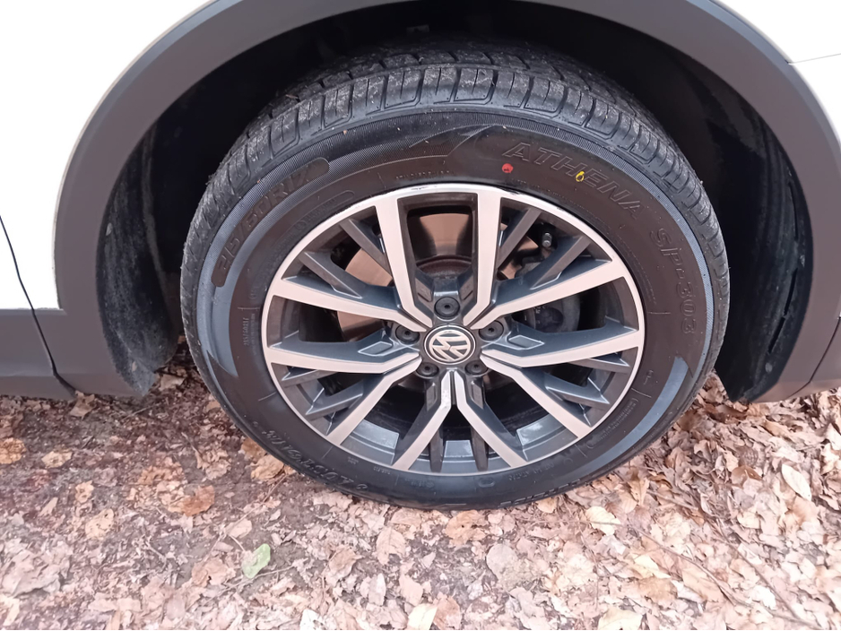 2019 Volkswagen Tiguan - image 37