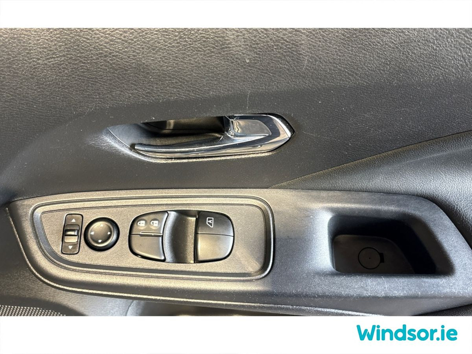 2022 Nissan Micra 1.0T SV €17,495