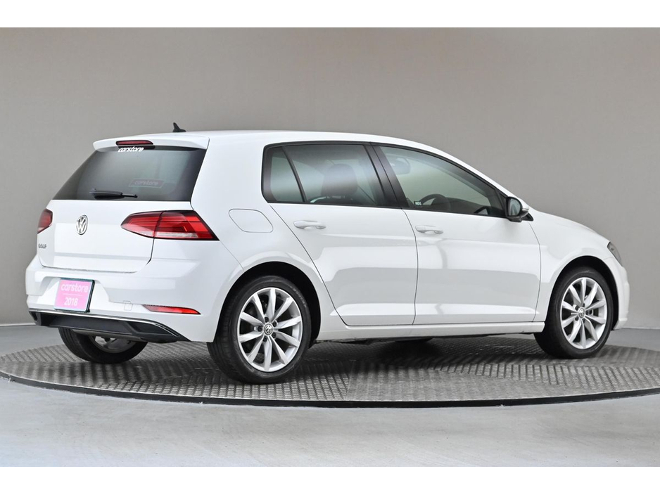 2018 Volkswagen Golf - image 24