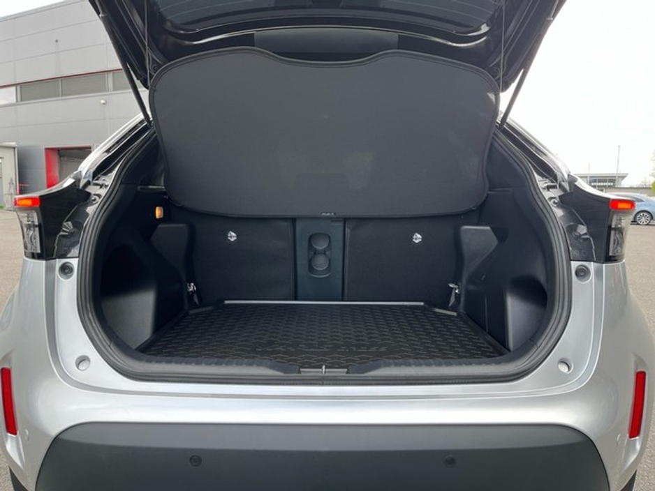 2025 Toyota Yaris Cross - image 10