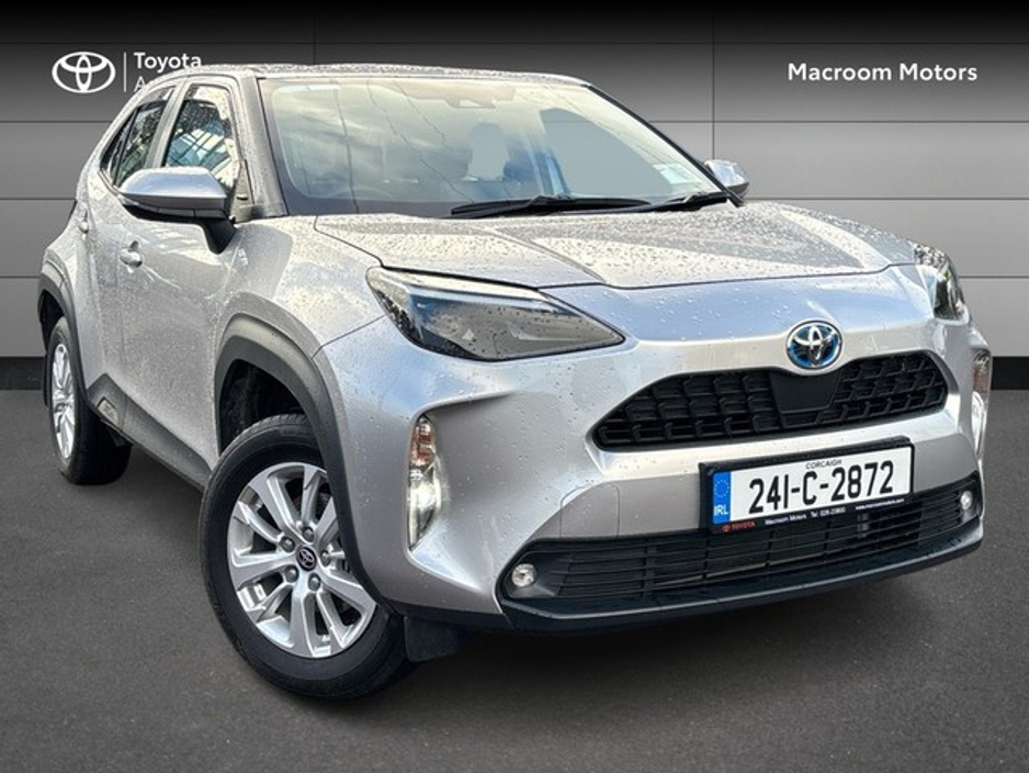 2024 Toyota Yaris Cross FRESH SELECTION OF TRADE-INS YARIS CROSS LUNA €28,500