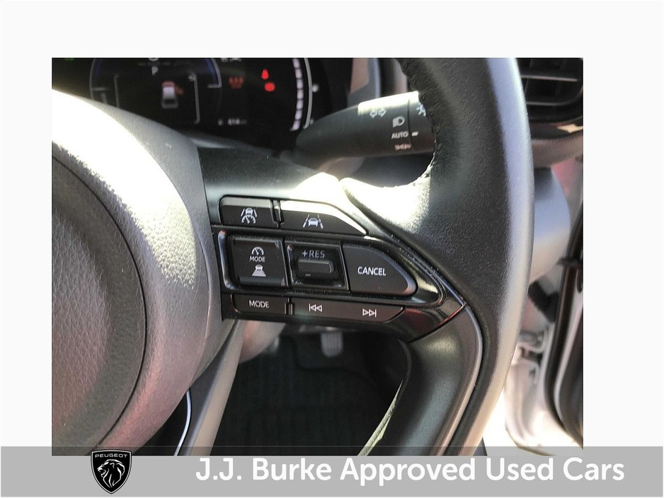 2024 Toyota Yaris - image 24