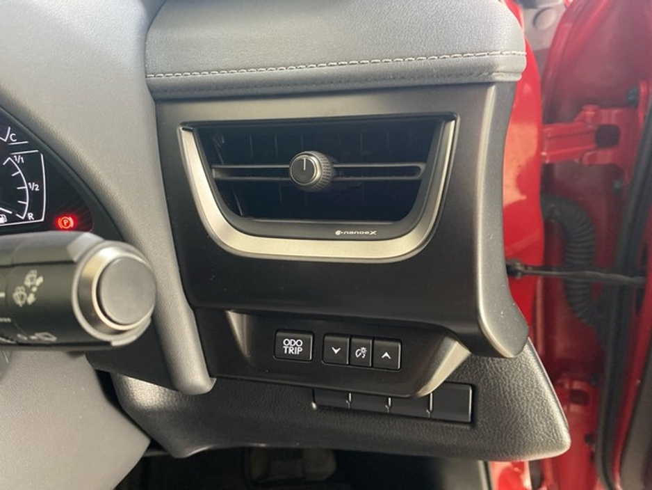 2022 Lexus UX 250 H Dynamic €36,950