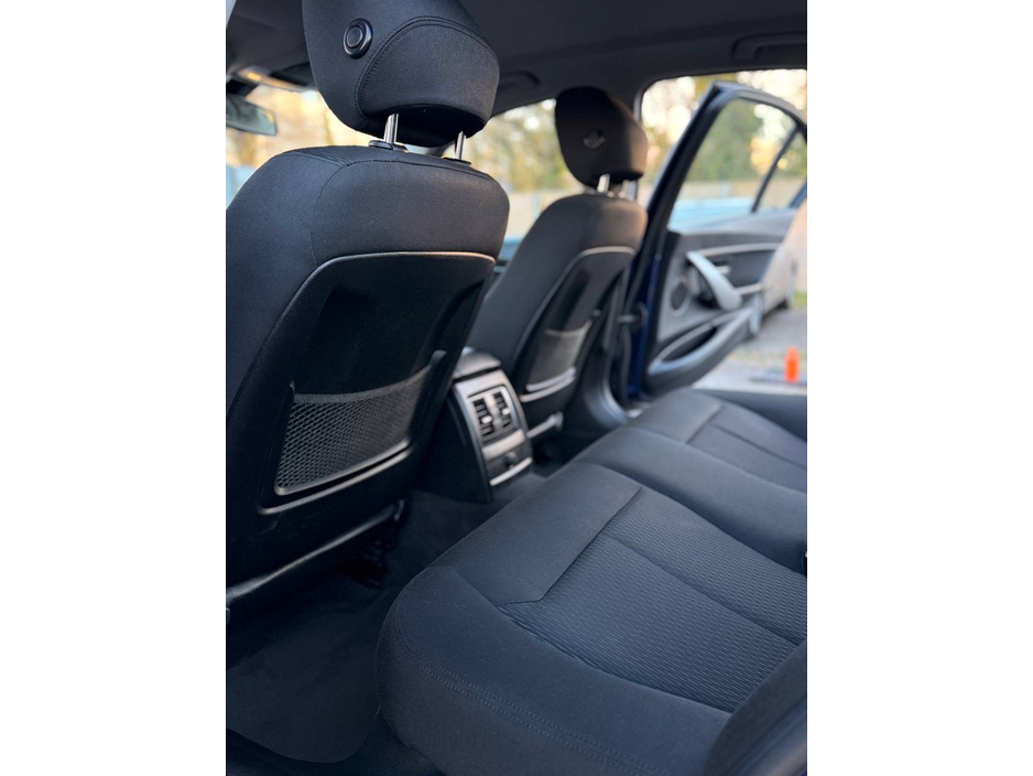 2017 BMW 3 Series - image 35