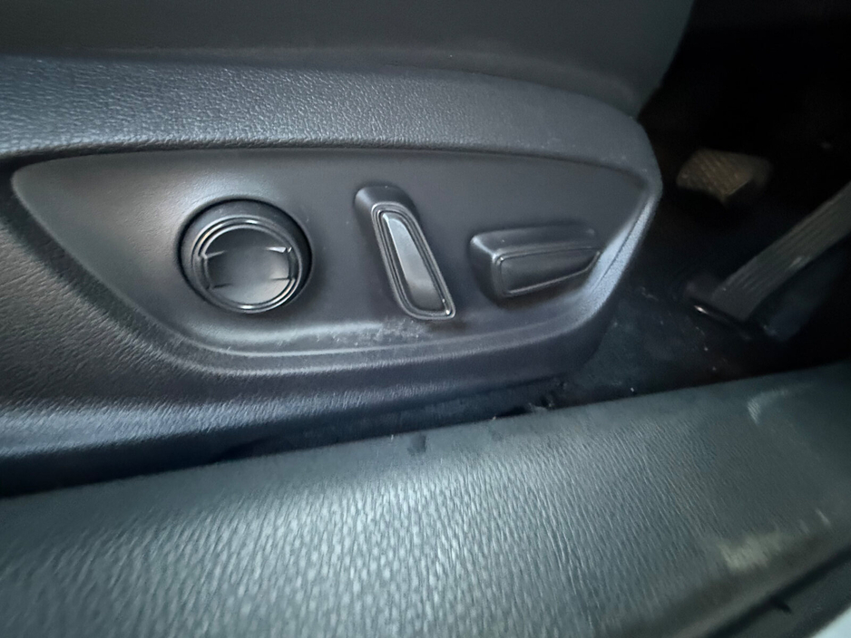 2023 Toyota Prius - image 26