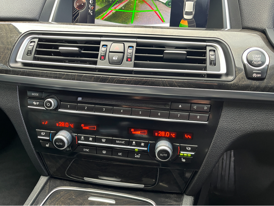 2015 BMW 7 Series 730D M-SPORT EXCLUSIVE AUTOMATIC 3.0 DIESEL //HEAD UP DISPLAY//FULL LEATHER HEATED SEATS//SOFT CLOSE DOORS//SAT NAV// €21,950