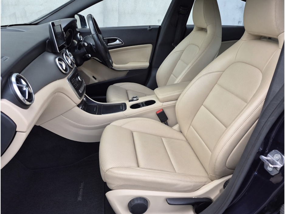 2018 Mercedes-Benz CLA Class - image 5