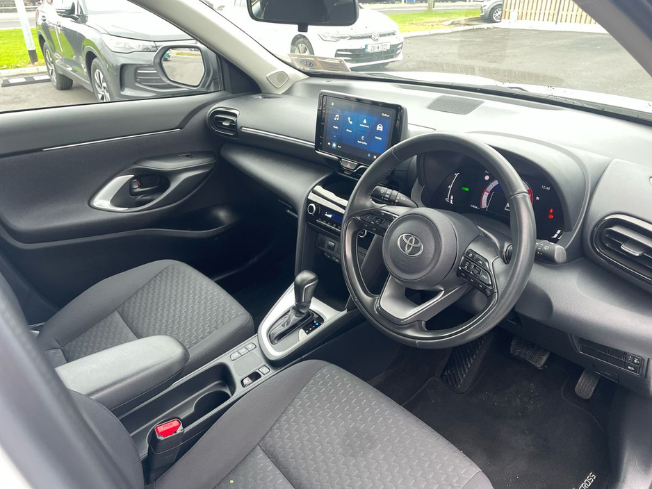 2025 Toyota Yaris Cross 1.5 Hybrid Luna