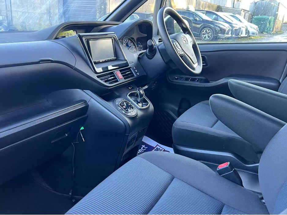 2018 Toyota Noah  €21,950