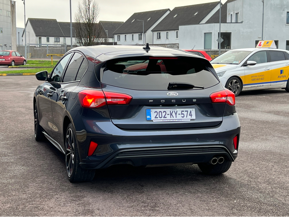 2020 Ford Focus - image 4