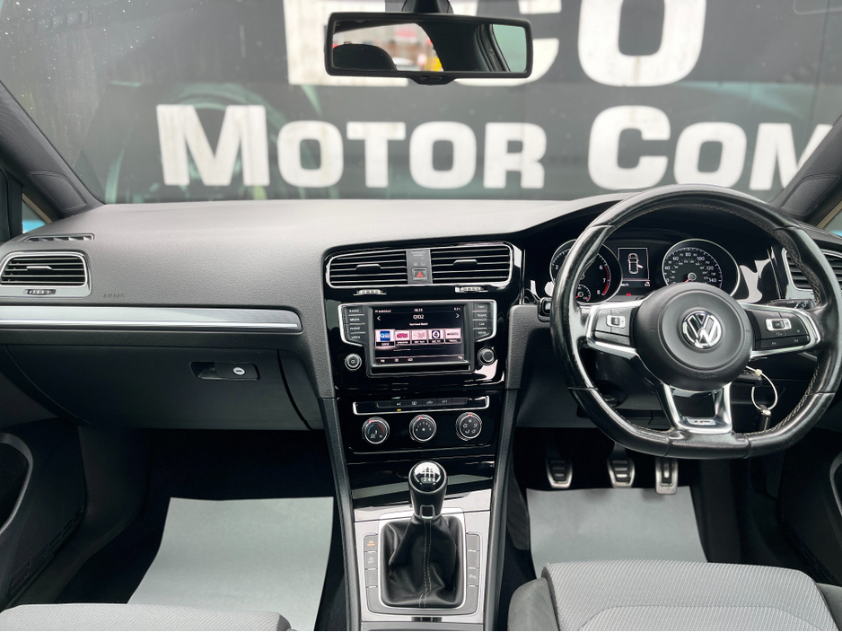 2016 Volkswagen Golf - image 10