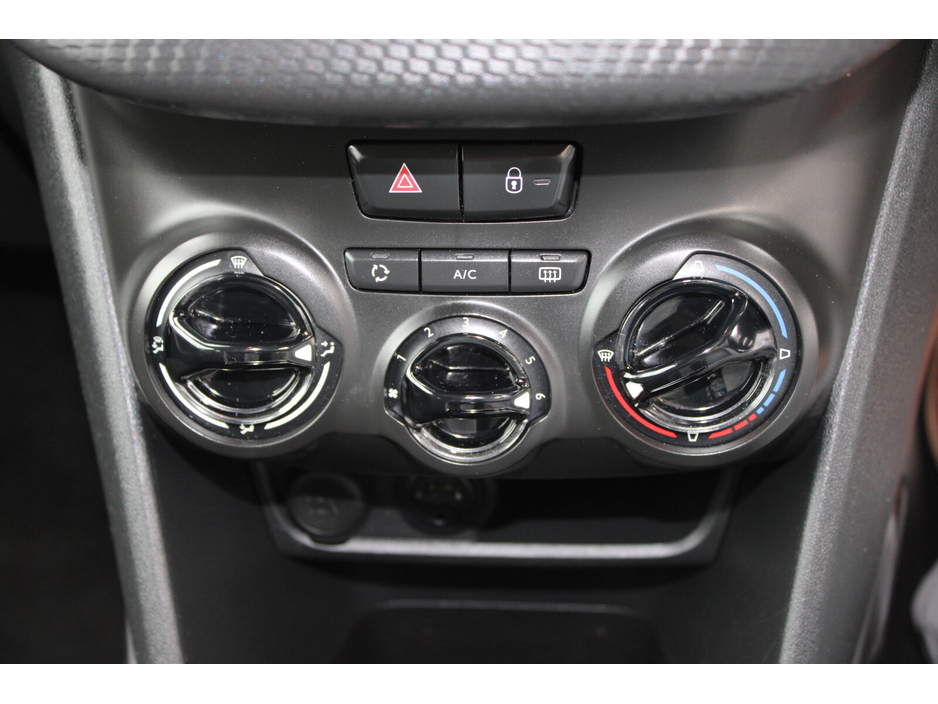 2018 Peugeot 2008 - image 16