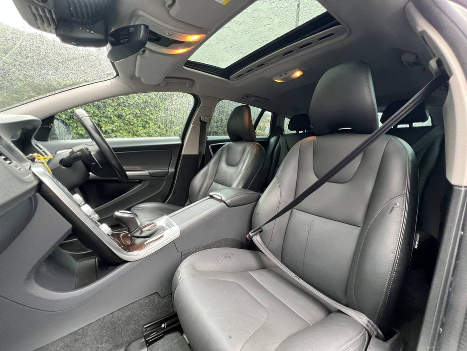 2018 Volvo V60 D4 CLASSIC 2.0 D // OPENING SUNROOF // FULL SERVICE HISTORY // ADAPTIVE CRUISE CONTROL €19,900