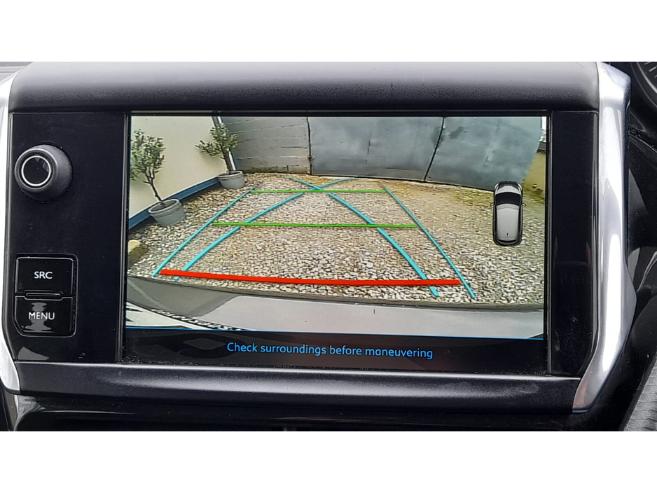 2018 Peugeot 208 - image 10