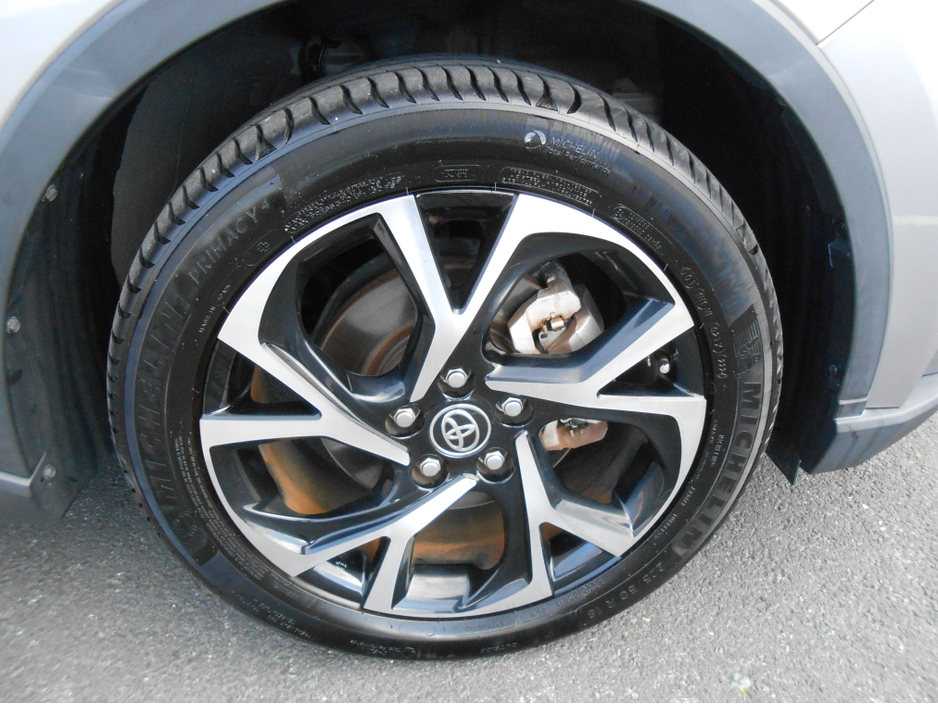 2020 Toyota C-HR - image 22