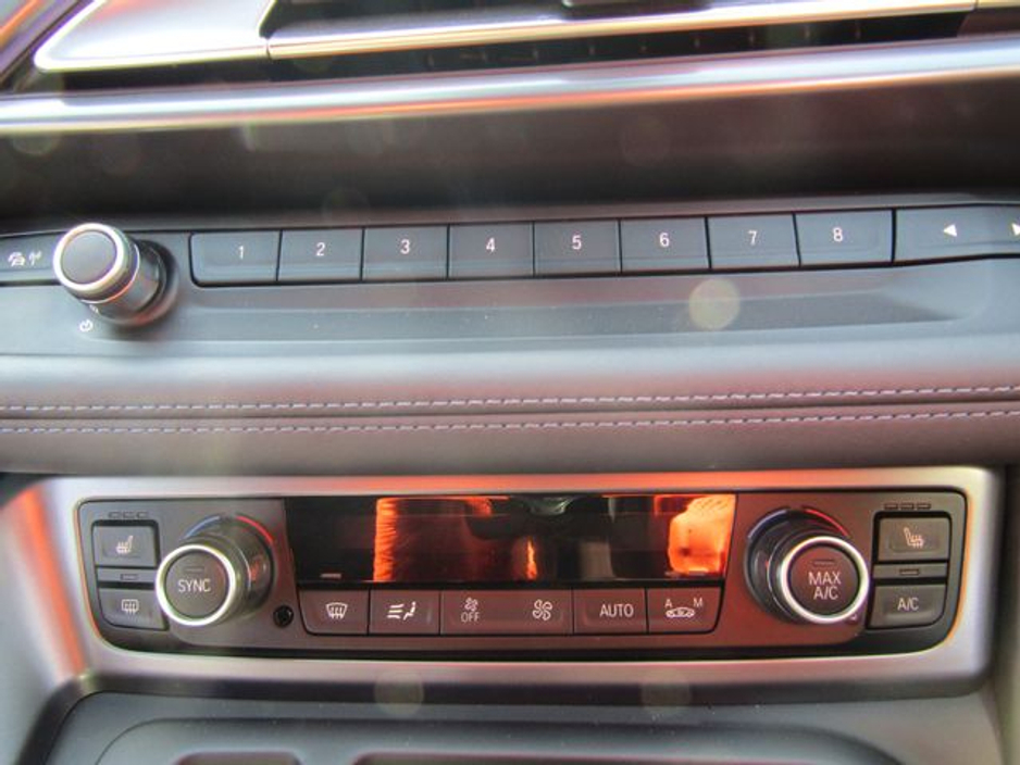 2016 BMW i8 - image 23