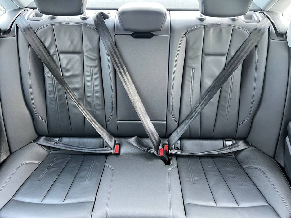 2021 Audi A4 2.0 TDI 30 // DIAMOND CUT ALLOYS // LEATHER HEATED SEATS // APPLE CARPLAY/ANDROID AUTO €27,900