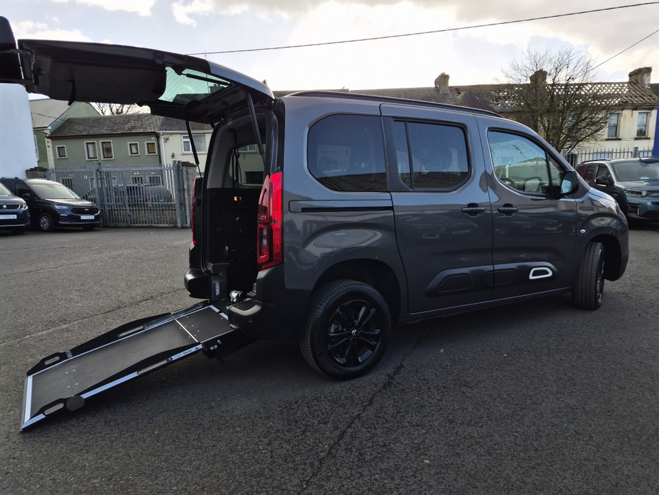 2024 Citroen Berlingo - image 9