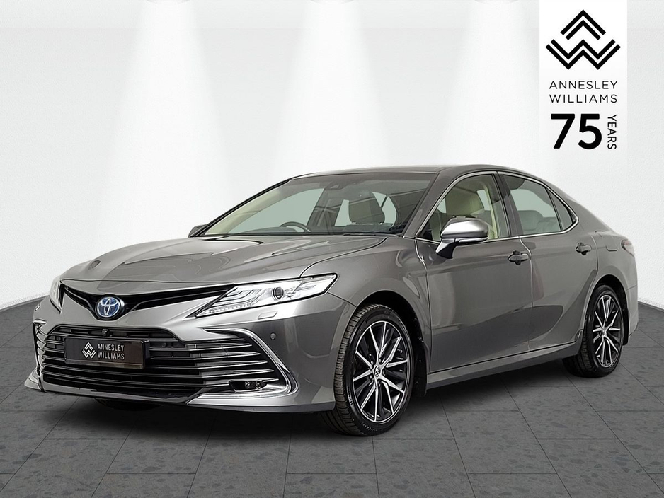 2023 Toyota Camry - image 3