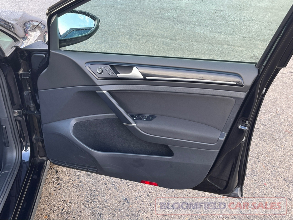 2015 Volkswagen Golf HIGHLINE , AUTO // LOW MILEAGE €13,950