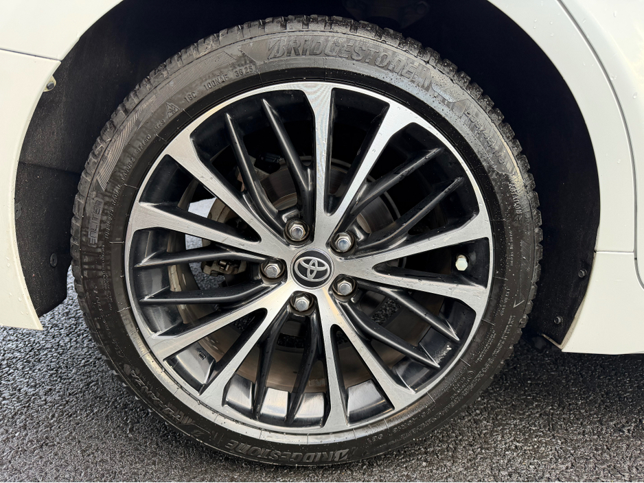 2020 Toyota Camry - image 14