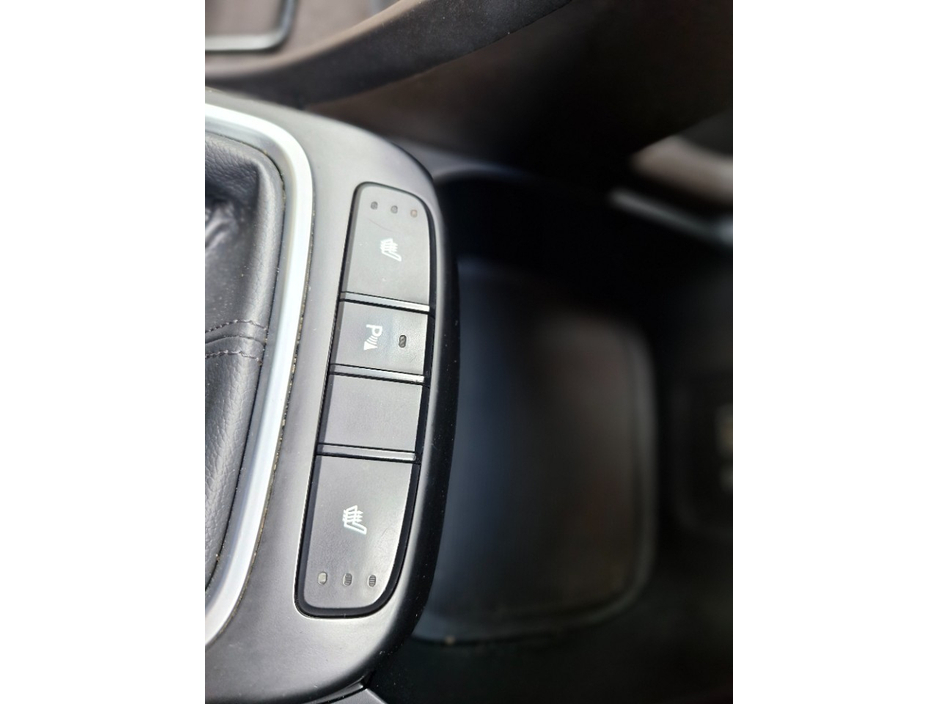 2017 Hyundai Santa Fe - image 21