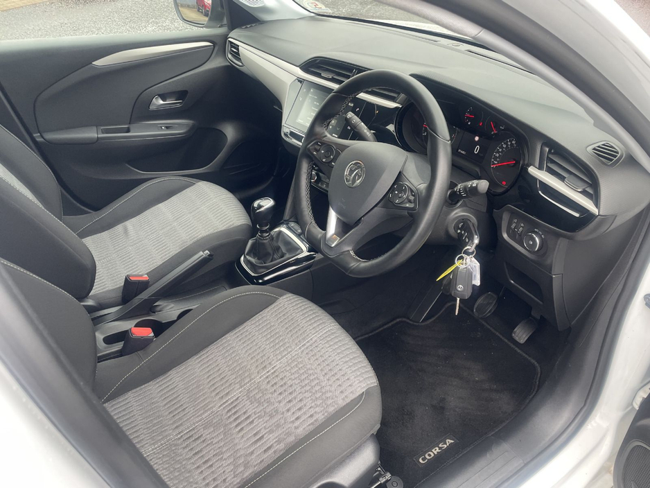 2022 Opel Corsa - image 12