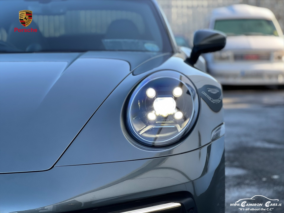 2020 Porsche 911 CARRERA 4SPEED Aventurine Green Metallic €144,950