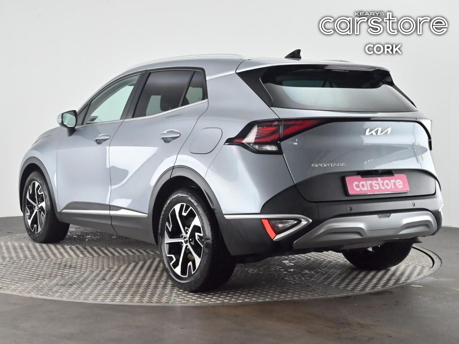 2022 Kia Sportage - image 3
