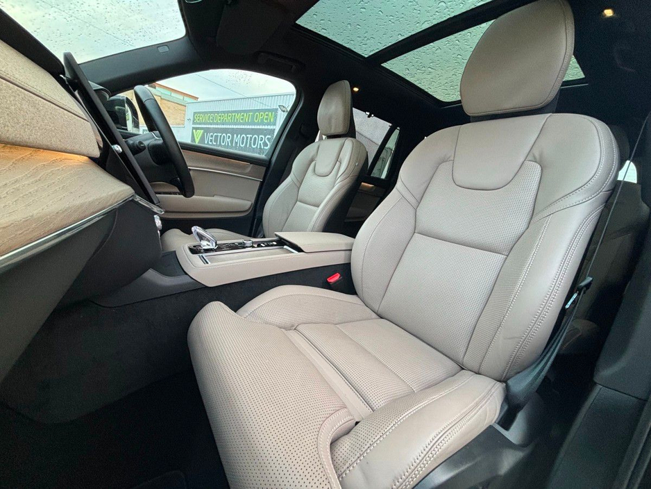 2025 Volvo XC90 - image 10