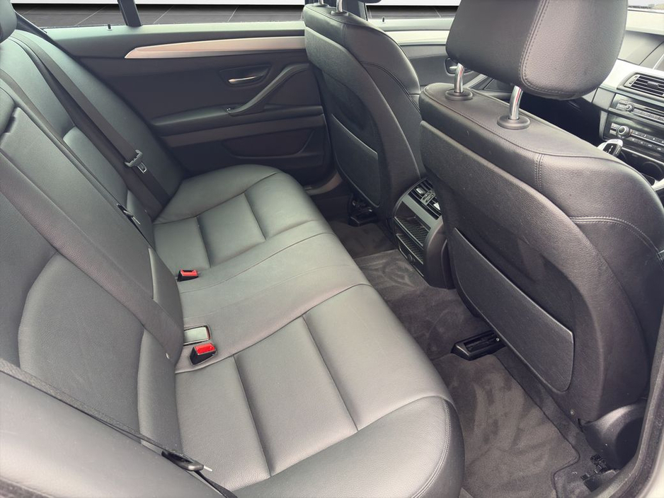 2016 BMW 5 Series - image 12