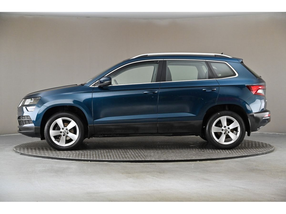 2021 Skoda Karoq - image 5