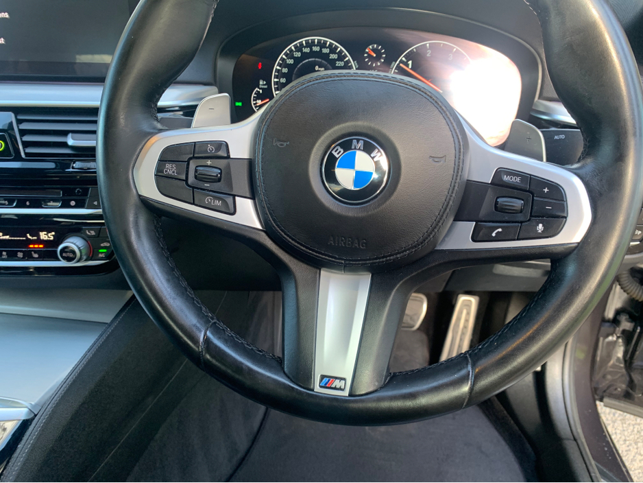 2018 BMW 5 Series - image 15