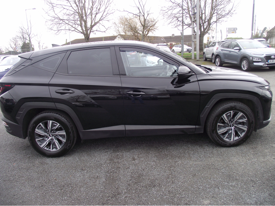 2021 Hyundai Tucson - image 2