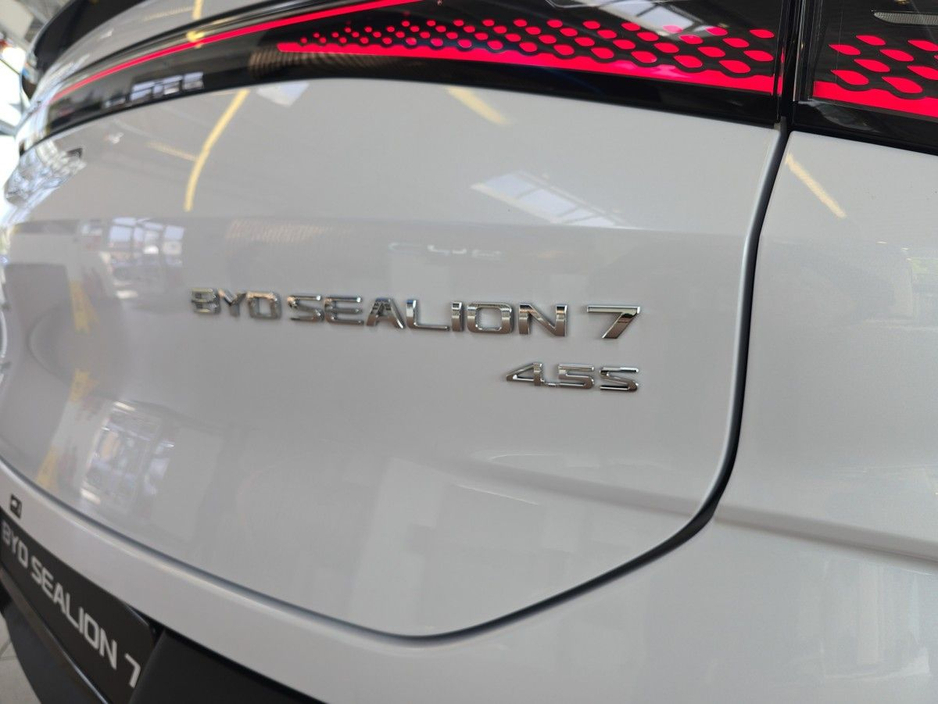 2025 BYD Sealion 7 - image 26