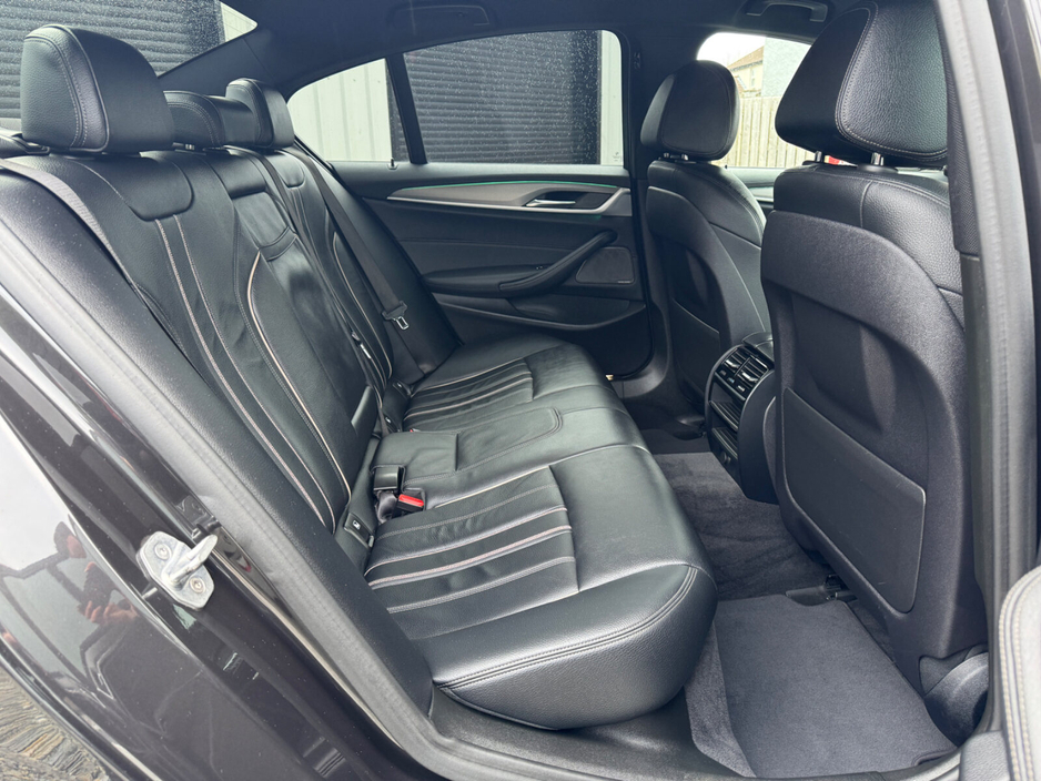 2019 BMW 5 Series - image 18