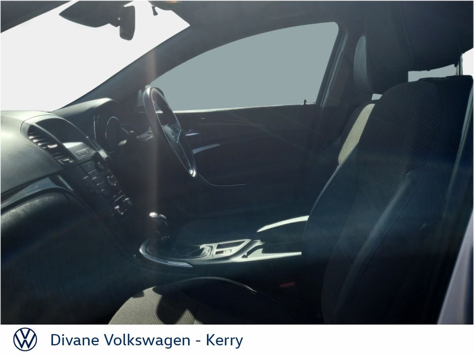 2011 Opel Insignia 2.0CDTI (130PS) SE €3,500