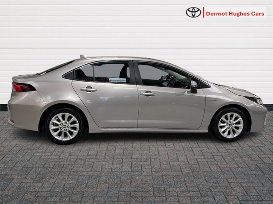 2021 Toyota Corolla - image 3