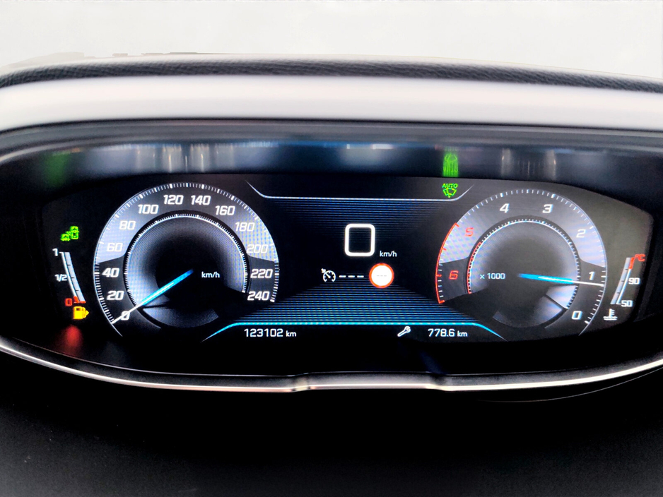 2019 Peugeot 5008 - image 15