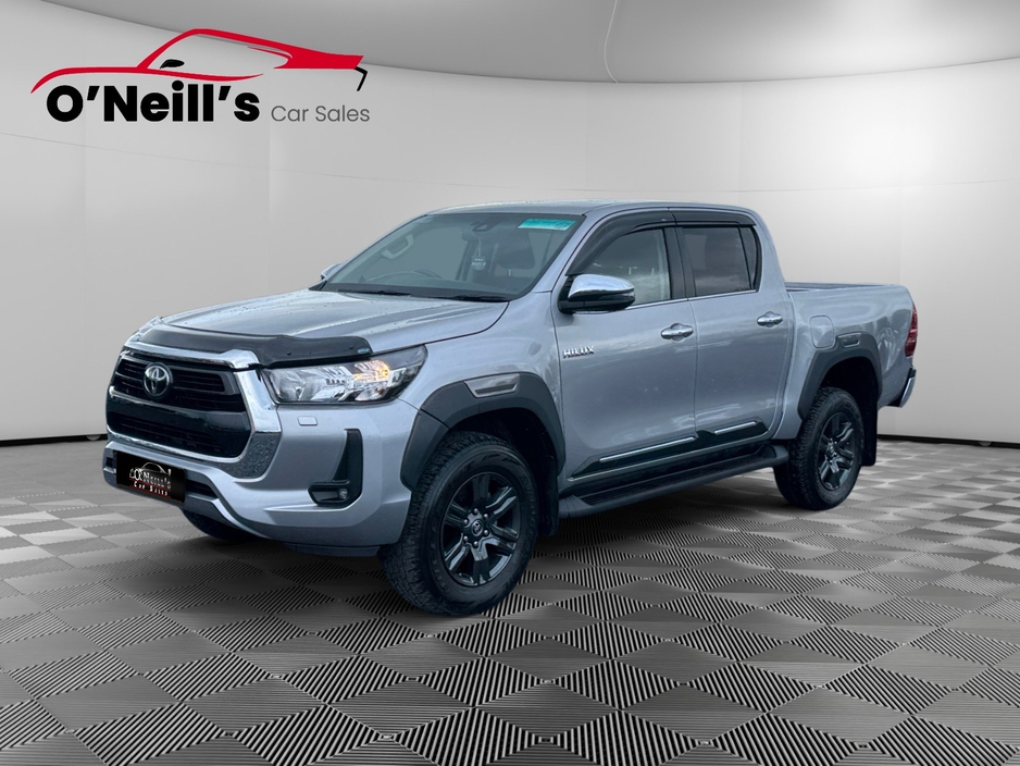 2025 Toyota Hilux - image 5