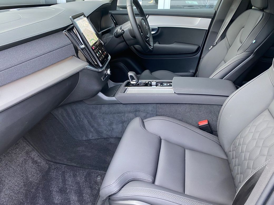 2025 Volvo XC90 - image 15