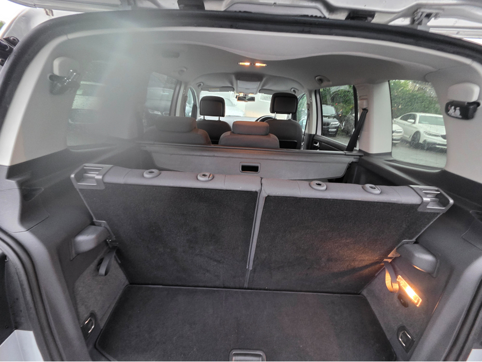 2013 Volkswagen Touran 7 SEATER FAMLY MPV 1.4 TSI AUTOMATIC - PRIVACY GLASS  - REV CAMERA - SIMI DEALER - SPECIALISING IN IMPORTS OF GERMAN AUTOMATIC HI SPEC CARS €9,950