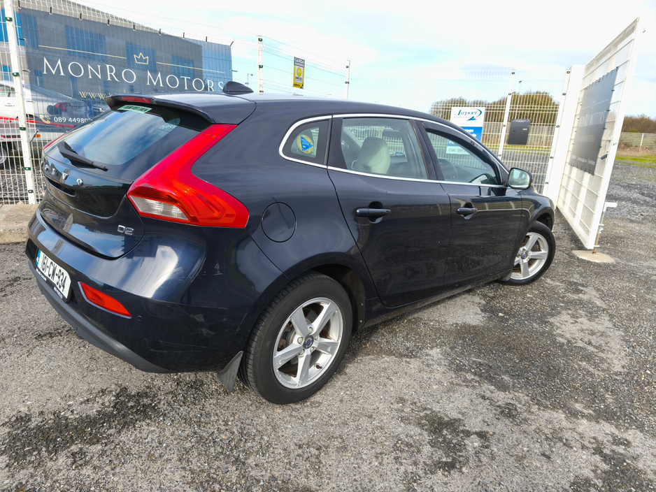 2016 Volvo V40 D2 (120hp) SE+Leather €7,999