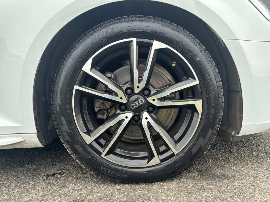 2017 Audi A4 - image 5