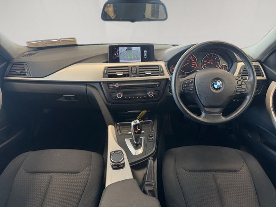 2015 BMW 3 Series - image 15