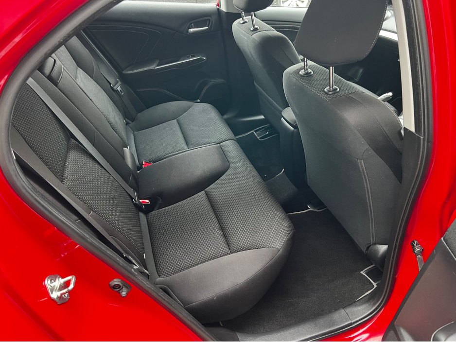 2015 Honda Civic - image 8